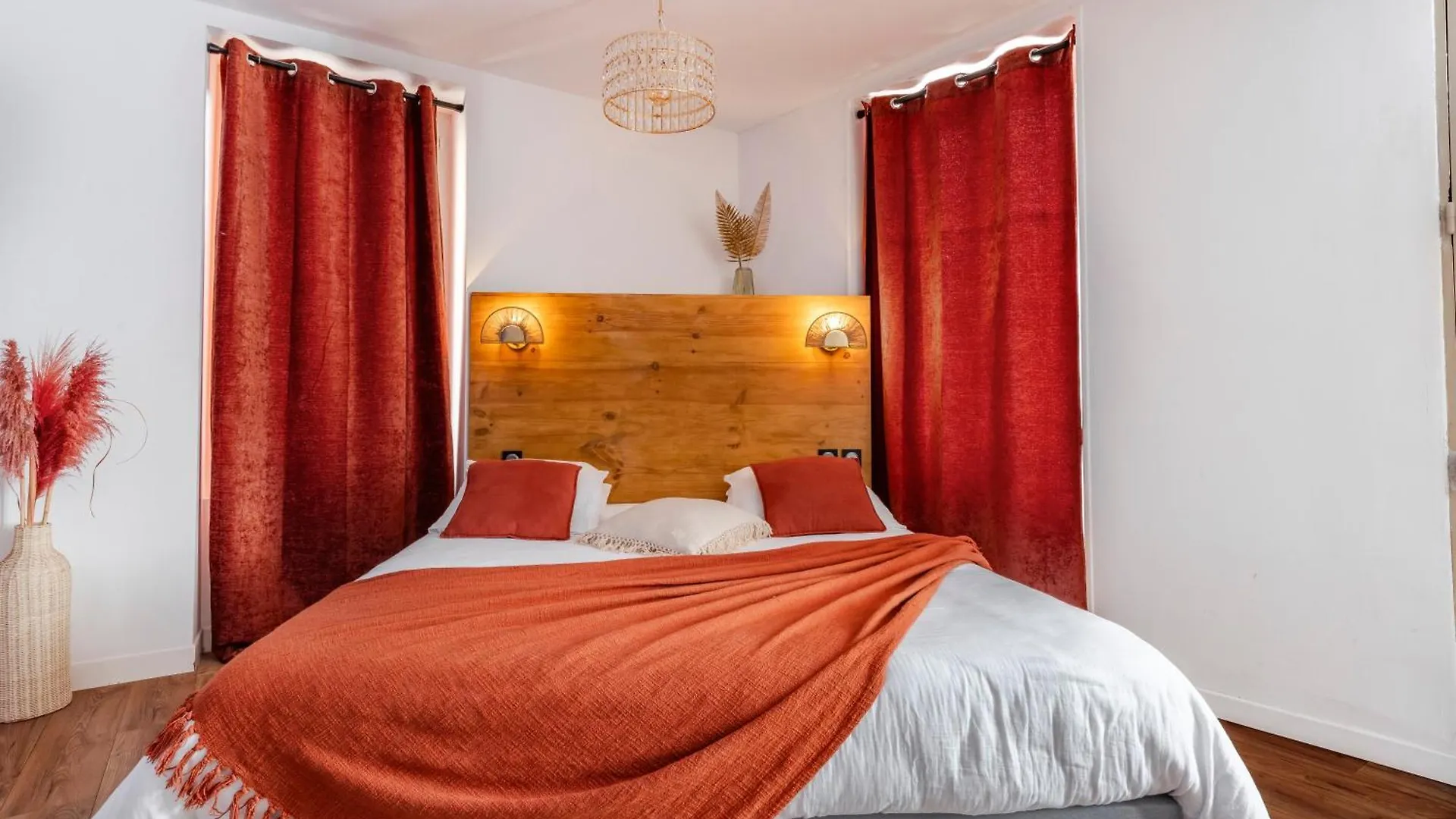 Apartment Loft Romantique - Spa Privatif - Spa Noctambulles Hyeres France