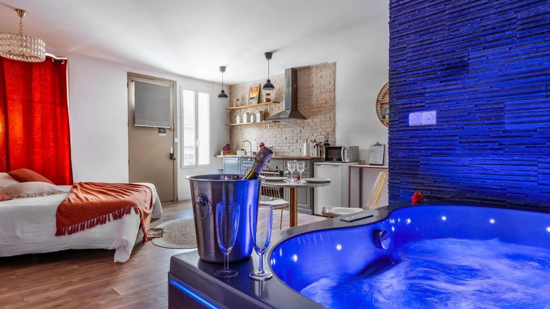 Loft Romantique - Spa Privatif - Spa Noctambulles Hyeres France